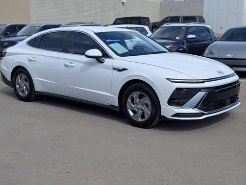 2025 Hyundai SONATA SE