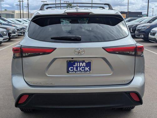 2020 Toyota Highlander LE