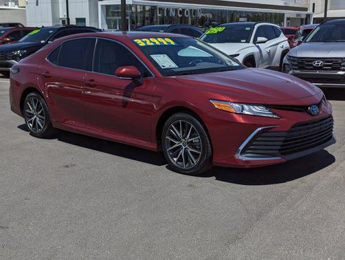 2022 Toyota Camry Hybrid XLE