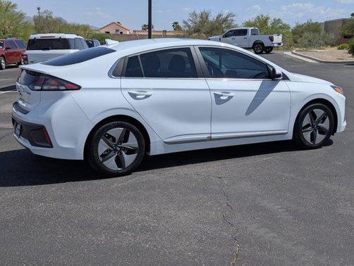2022 Hyundai IONIQ Hybrid SEL