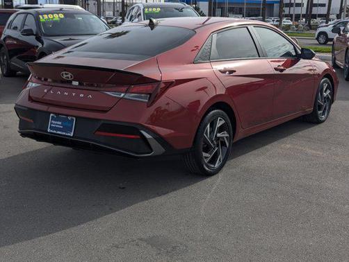 2025 Hyundai ELANTRA Sport