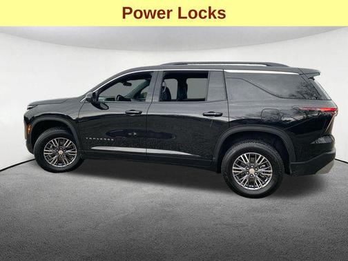 Mosaic Black Metallic 2025 Chevrolet Traverse LT