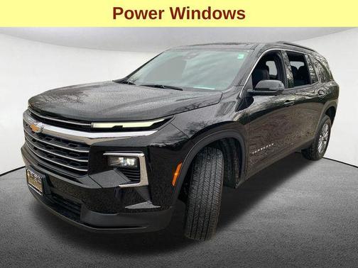 Mosaic Black Metallic 2025 Chevrolet Traverse LT