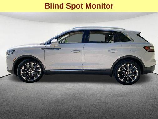 Ceramic Pearl Metallic Tinted Clearcoat 2022 Lincoln Nautilus Reserve