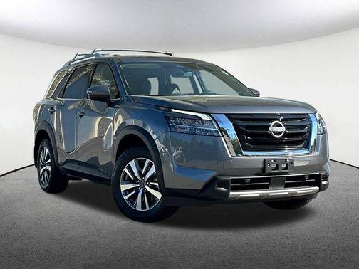 2024 Nissan Pathfinder SL 4WD