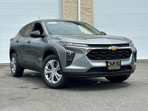 2025 Chevrolet Trax LS