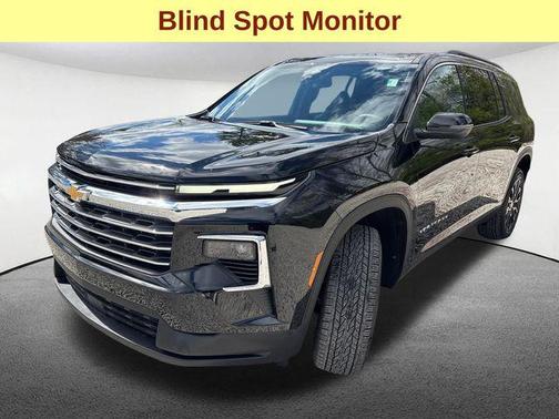 Mosaic Black Metallic 2025 Chevrolet Traverse LT