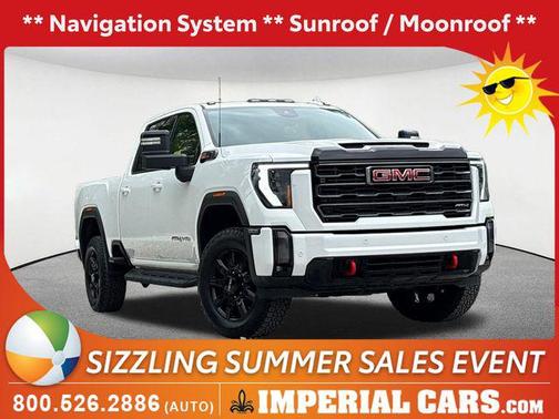 Summit White 2024 GMC Sierra 2500 AT4