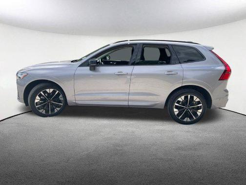 Aurora Silver 2026 Volvo XC60 B5 Plus