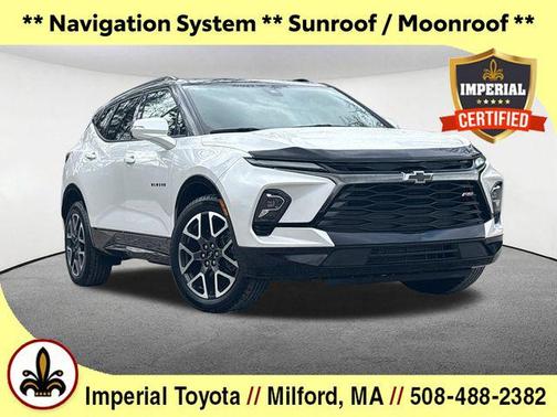 Iridescent Pearl Tricoat 2023 Chevrolet Blazer RS