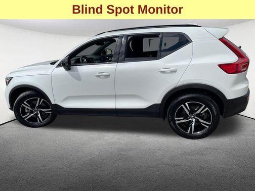 2024 Volvo XC40 B5 Core Bright Theme