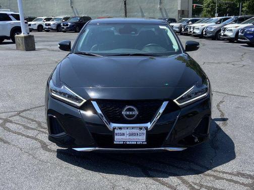 2023 Nissan Maxima SV