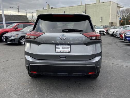 Gun Metallic 2025 Nissan Rogue SV