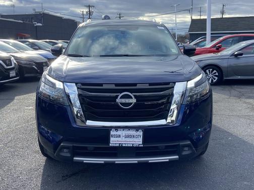 Deep Ocean Blue 2025 Nissan Pathfinder SL