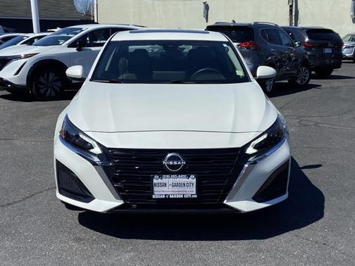 White 2025 Nissan Altima SL