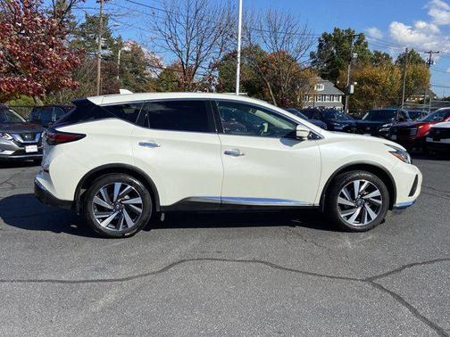 2023 Nissan Murano SL