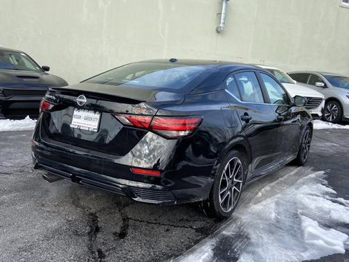 Black 2025 Nissan Sentra SR