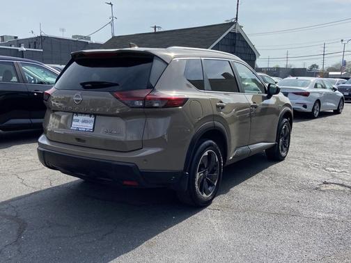 Baja Storm 2024 Nissan Rogue SV