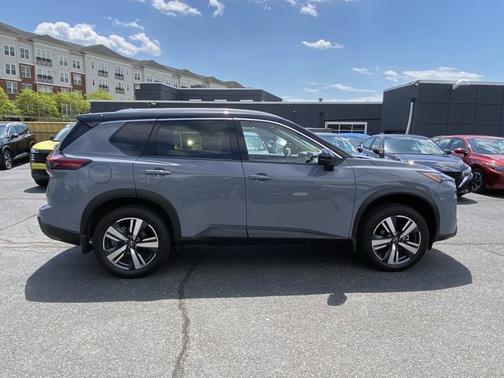 Boulder Gray Metallic 2025 Nissan Rogue SL