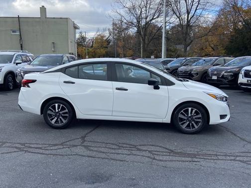 Cloud White 2025 Nissan Versa 1.6 S