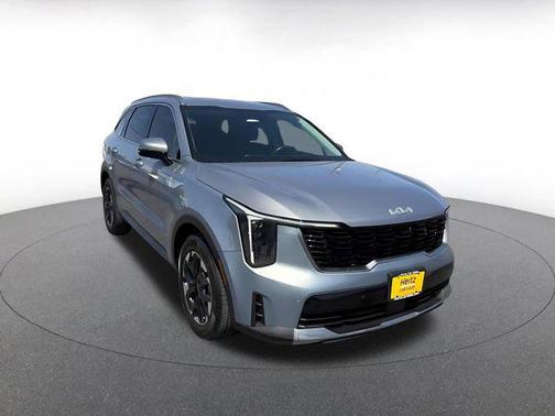 Everlasting Silver 2024 Kia Sorento S