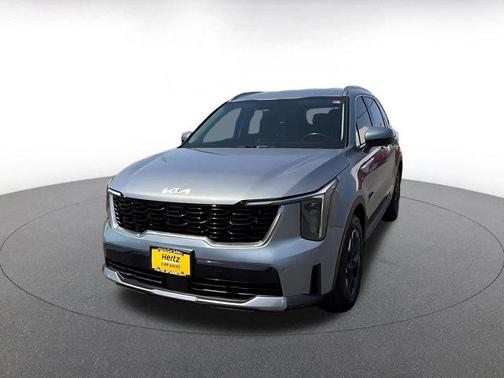 Everlasting Silver 2024 Kia Sorento S