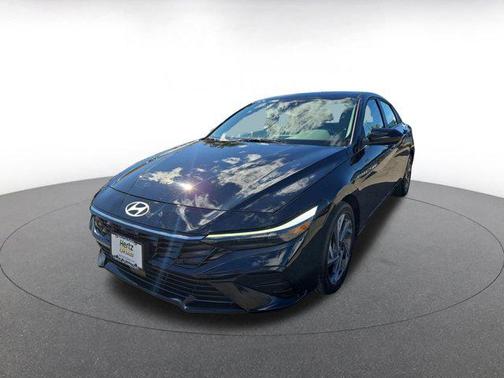 2025 Hyundai ELANTRA SEL