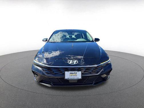 2025 Hyundai ELANTRA SEL