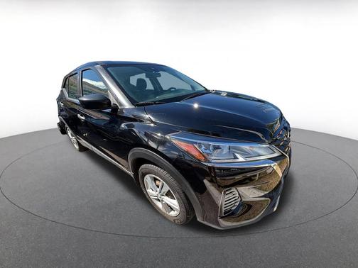 Super Black 2021 Nissan Kicks S