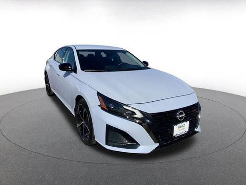 2025 Nissan Altima SR FWD