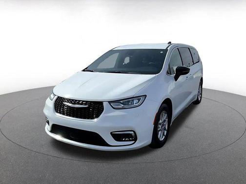 2025 Chrysler Pacifica L