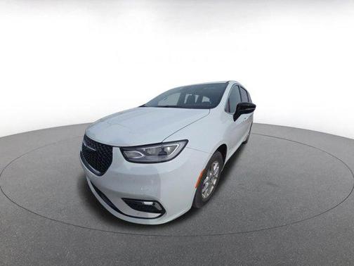 2025 Chrysler Pacifica L