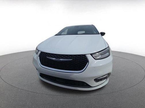 2025 Chrysler Pacifica L