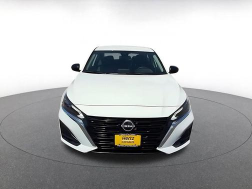 Glacier White 2025 Nissan Altima SV FWD