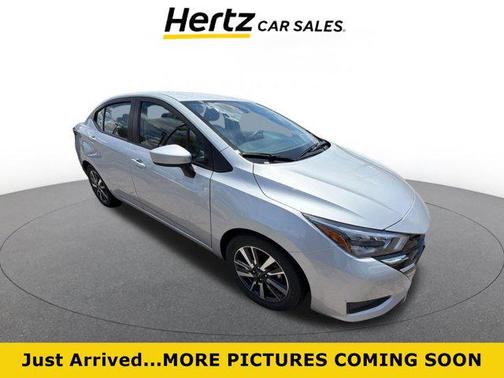 Brilliant Silver Metallic 2025 Nissan Versa 1.6 SV