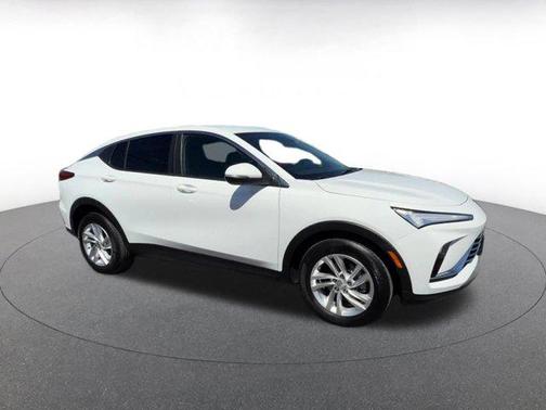 Summit White 2025 Buick Envista Preferred FWD