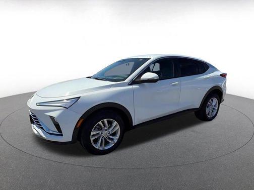 Summit White 2025 Buick Envista Preferred FWD