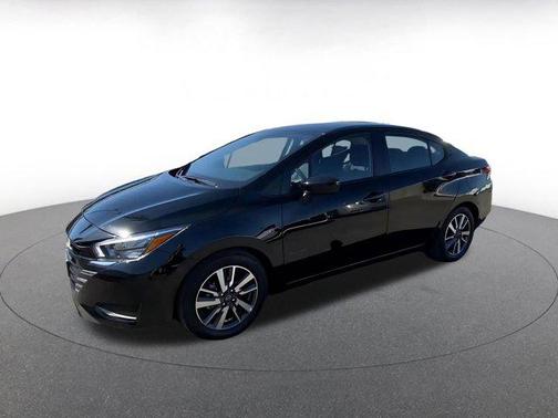 Super Black 2025 Nissan Versa 1.6 SV