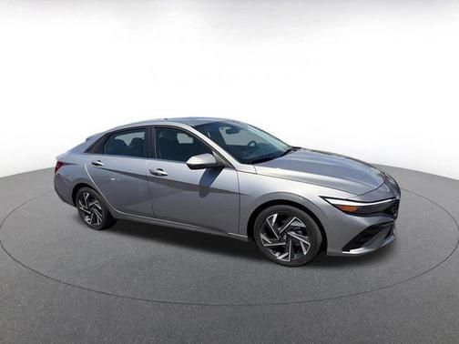Fluid Metal 2025 Hyundai ELANTRA HEV Limited
