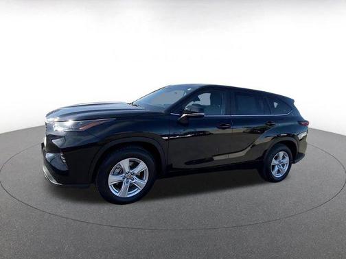 2025 Toyota Highlander LE