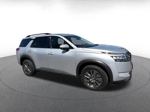 Brilliant Silver Metallic 2025 Nissan Pathfinder SV 4WD