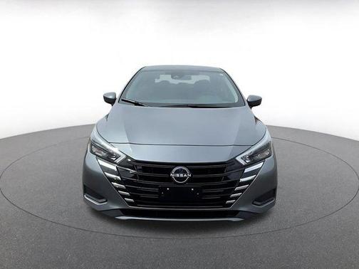 Gun Metallic 2025 Nissan Versa 1.6 SV