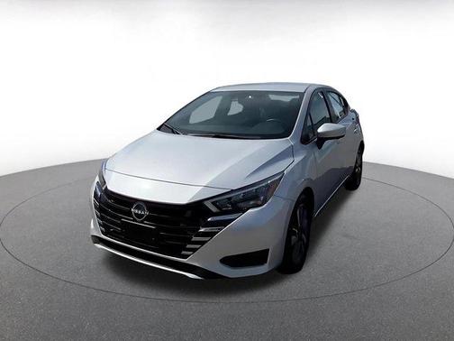 Brilliant Silver Metallic 2025 Nissan Versa 1.6 SV