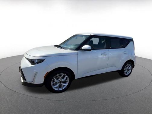 Snow White Pearl 2025 Kia Soul LX