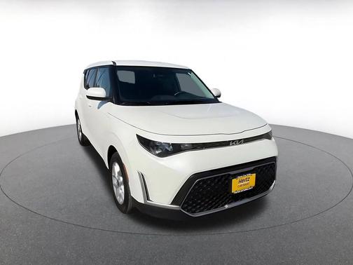 Snow White Pearl 2025 Kia Soul LX