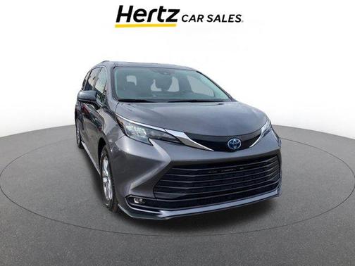 2025 Toyota Sienna XLE