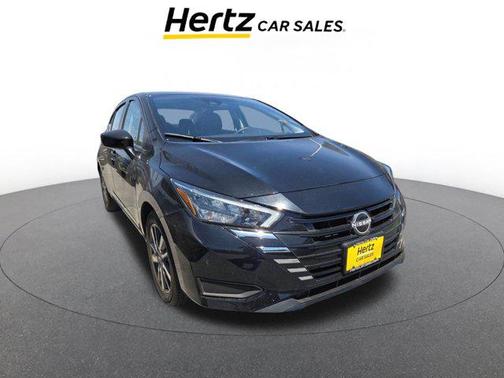 Super Black 2025 Nissan Versa 1.6 SV