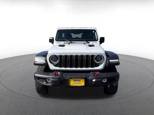Bright White Clearcoat 2025 Jeep Wrangler Rubicon