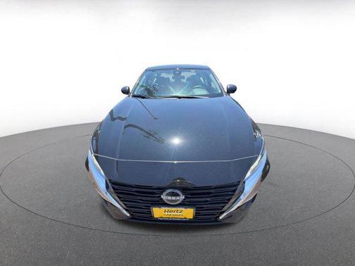 Super Black 2025 Nissan Altima SV FWD