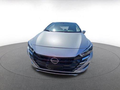 Brilliant Silver Metallic 2025 Nissan Versa 1.6 SV